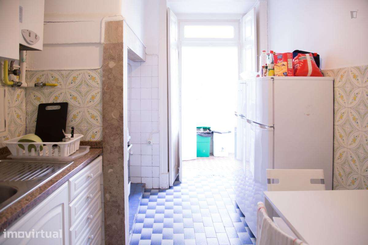 Quarto - localizado em São Sebastião Lisbon - Grande imagem: 3/17