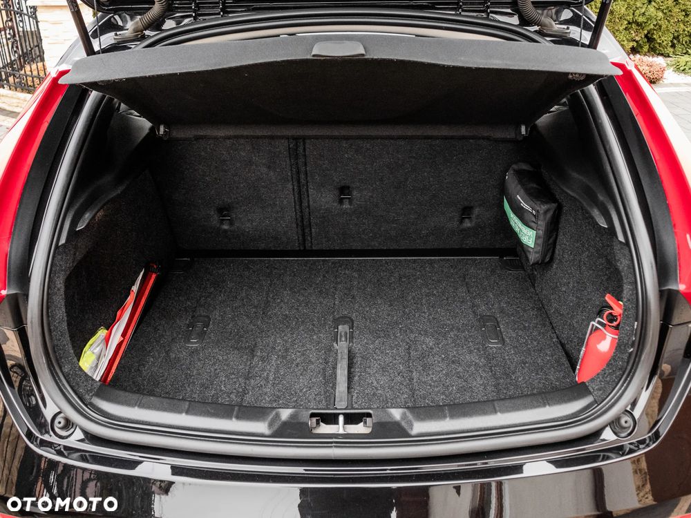 Volvo V40 D2 Drive-E R-Design Momentum - 31