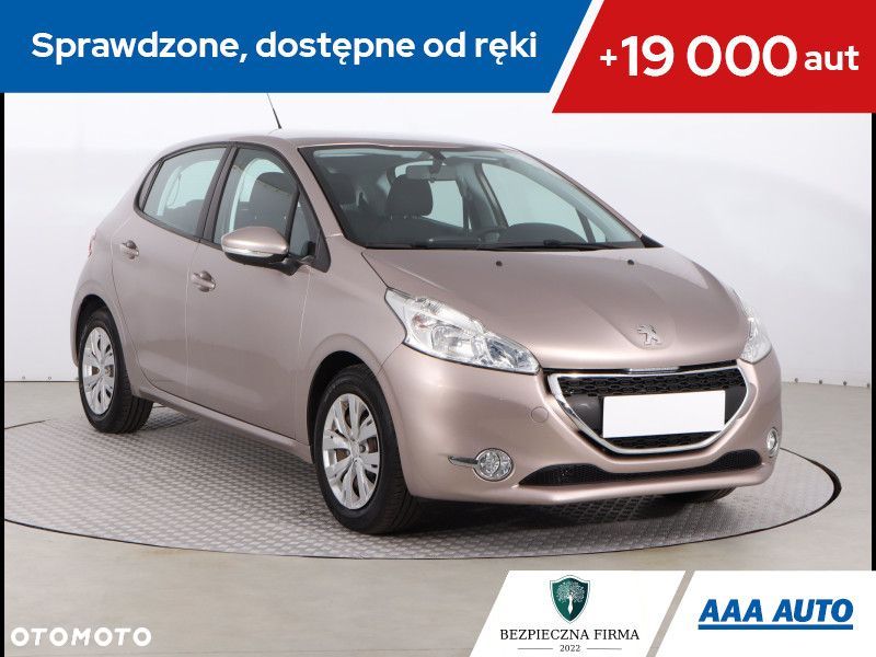 Peugeot 208 - 1