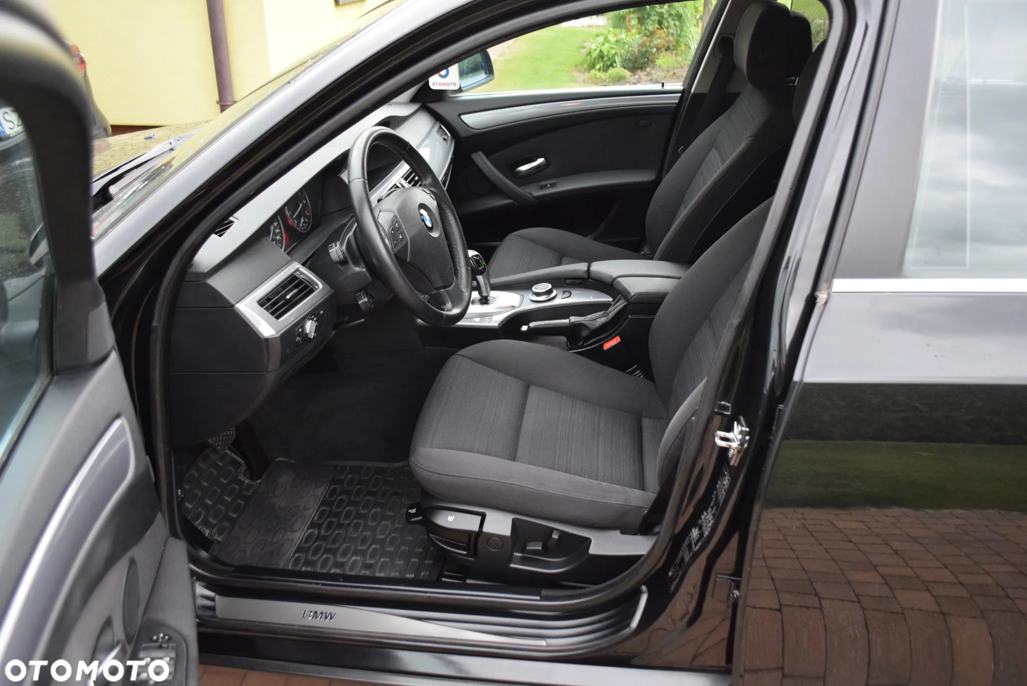 BMW Seria 5 523i Touring Edition Exclusive - 11