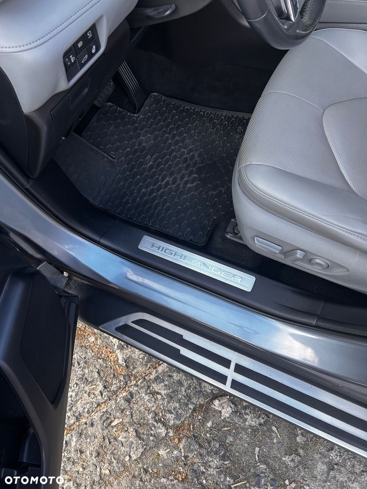 Toyota Highlander 2.5 Hybrid Executive Style - 17