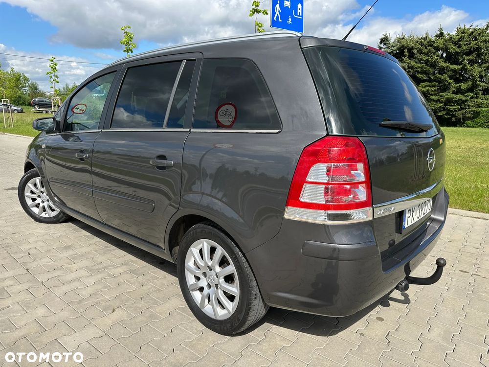 Opel Zafira - 10