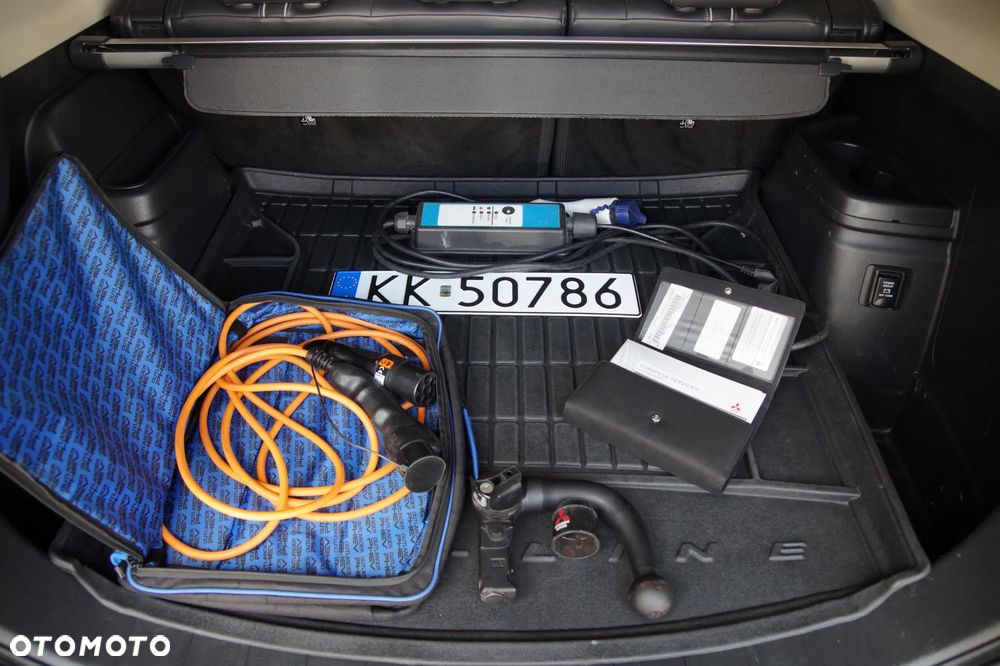 Mitsubishi Outlander Instyle NAVI + - 19
