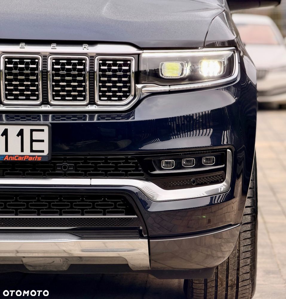 Jeep Grand Wagoneer - 15