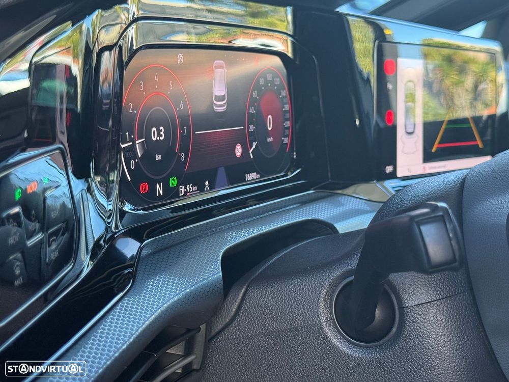 VW Golf 2.0 TSI GTI Clubsport 45 Years DSG - 38