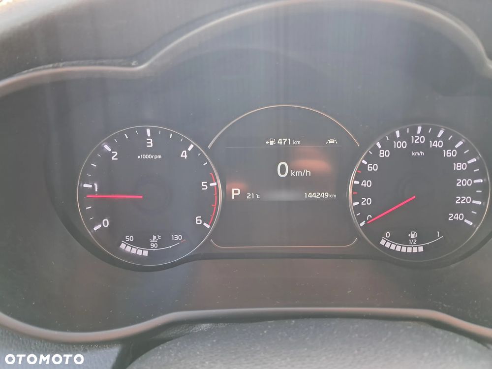 Kia Carens 1.7 CRDi Business Line 7os 7DCT - 33