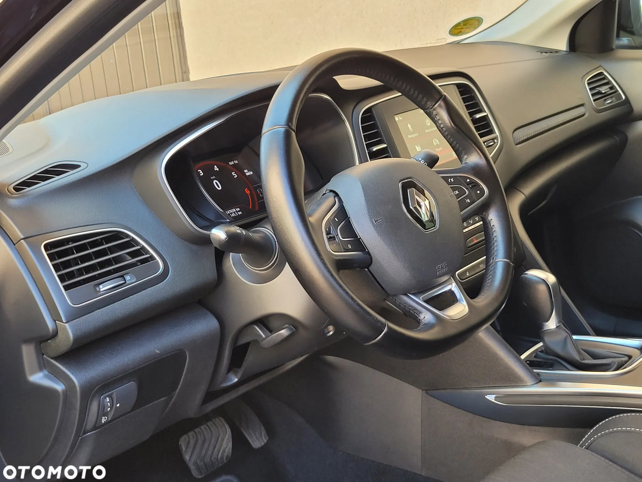 Renault Megane ENERGY TCe 140 EDC LIMITED - 14