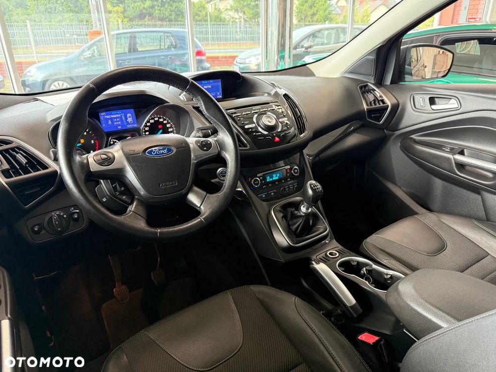 Ford Kuga 2.0 TDCi 2x4 Titanium - 21