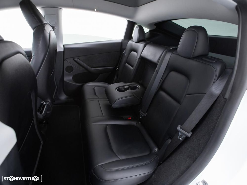 Tesla Model Y Long Range Dual Motor AWD - 11
