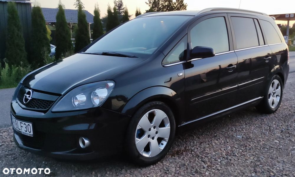 Opel Zafira OPC - 1