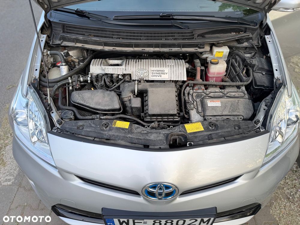Toyota Prius (Hybrid) - 11