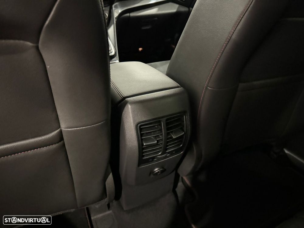 Ford Kuga 1.5 TDCi ST-Line Limited Edition - 31