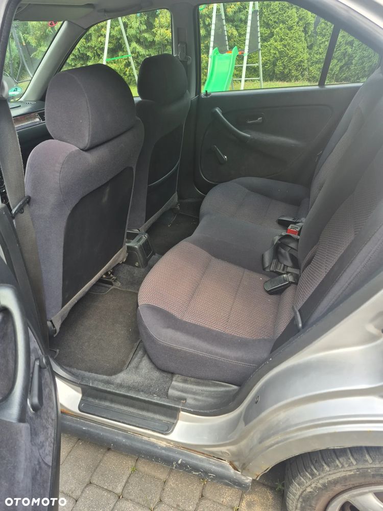 Honda Civic 1.4i - 9
