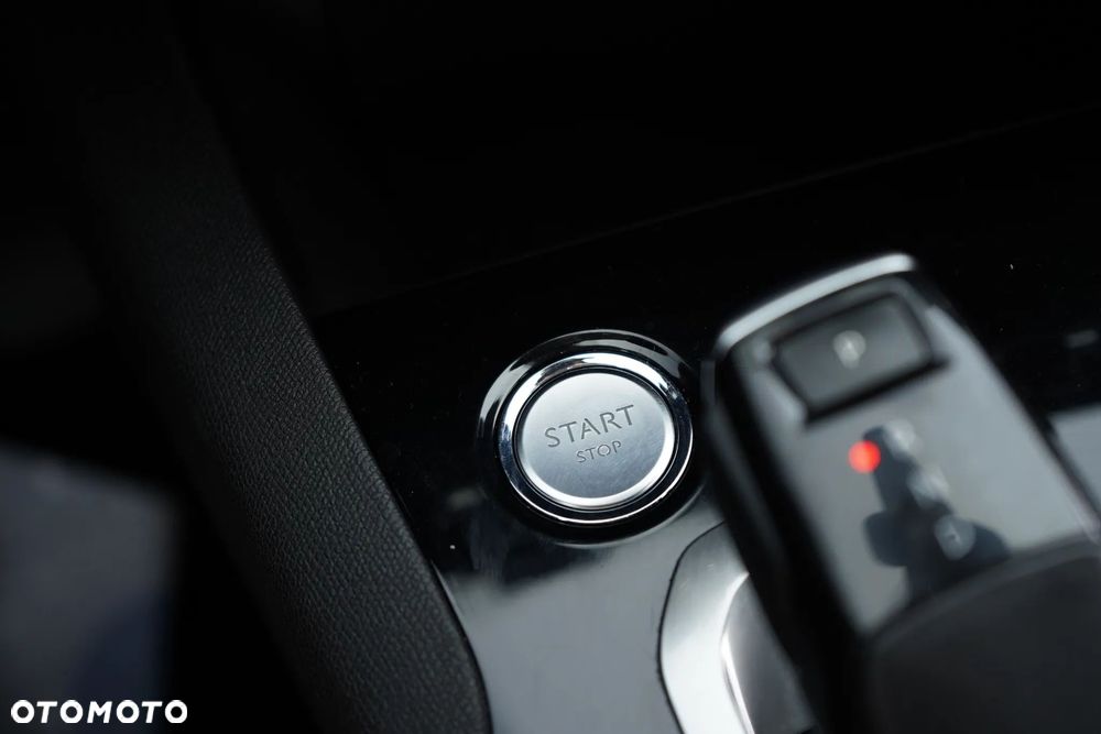 Peugeot 3008 PureTech 130 Stop & Start GPF EAT8 Allure Business-Paket - 26