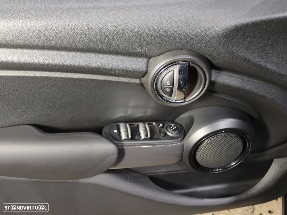 MINI 5 Portas Cooper D - 9