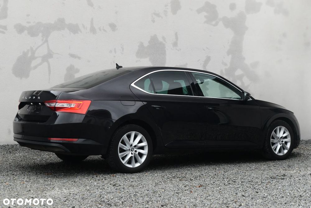 Skoda Superb 2021 photo 4