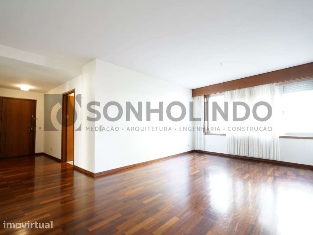 Apartamento T2 , a 100 metros da Igreja de Cedofeita - Grande imagem: 2/11