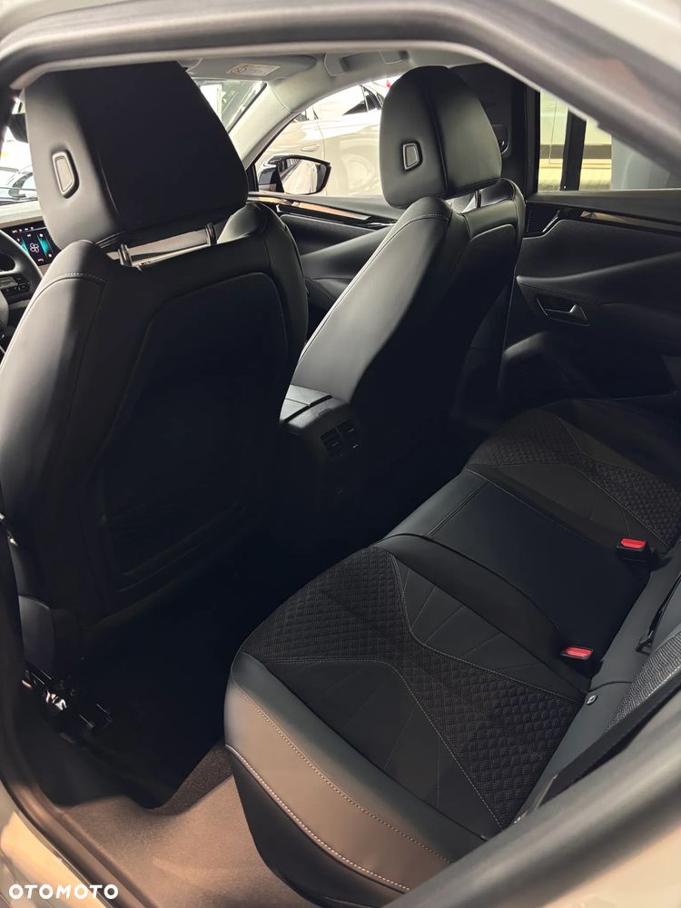 DS Automobiles N°4 1.2 mHEV Pallas eDCS6 - 24
