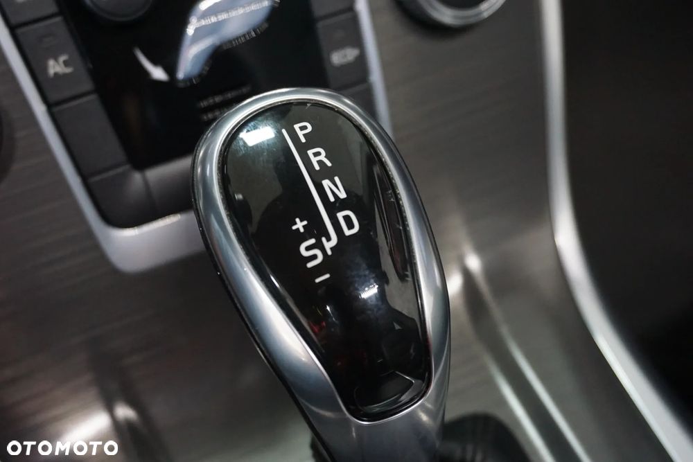 Volvo XC 70 D4 Geartronic Kinetic - 30