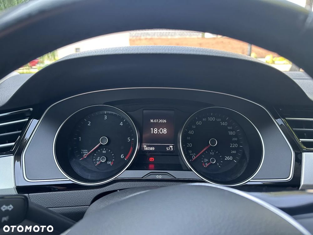 Volkswagen Passat 2.0 TDI (BlueMotion Technology) Comfortline - 15