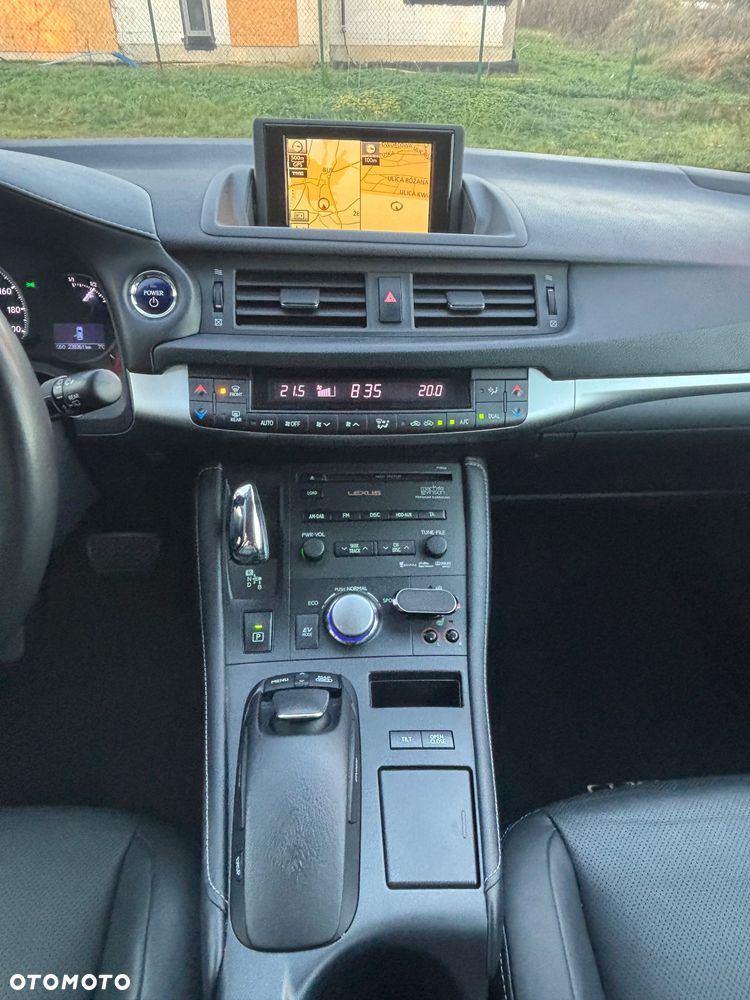 Lexus CT 200h Prestige - 28