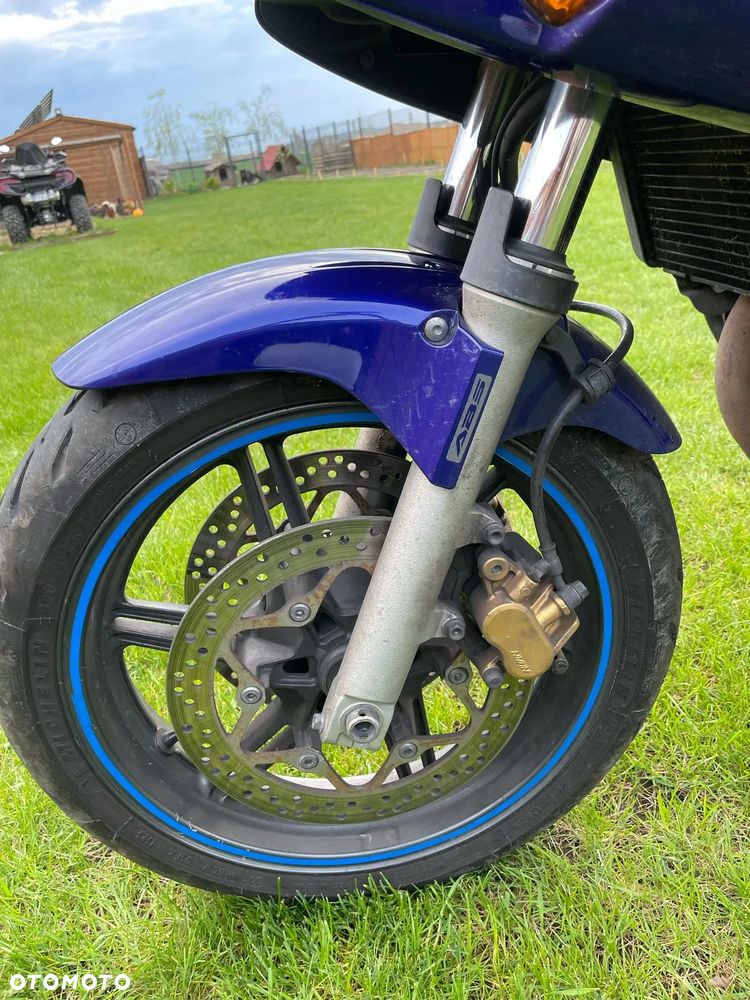 Honda CBF - 10