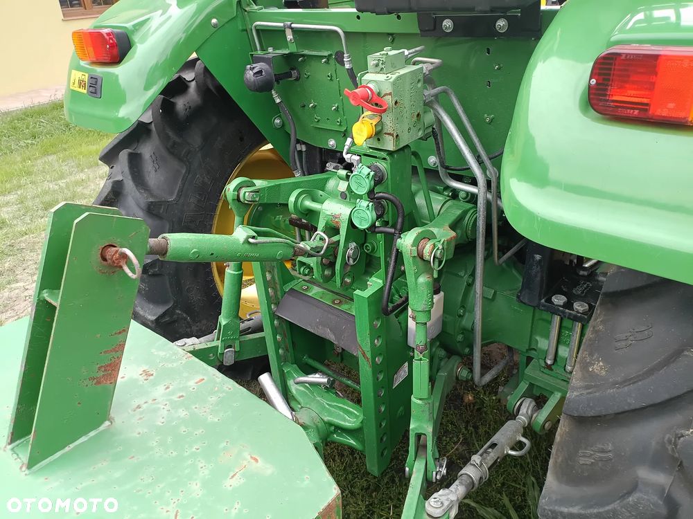 John Deere 5050E - 6