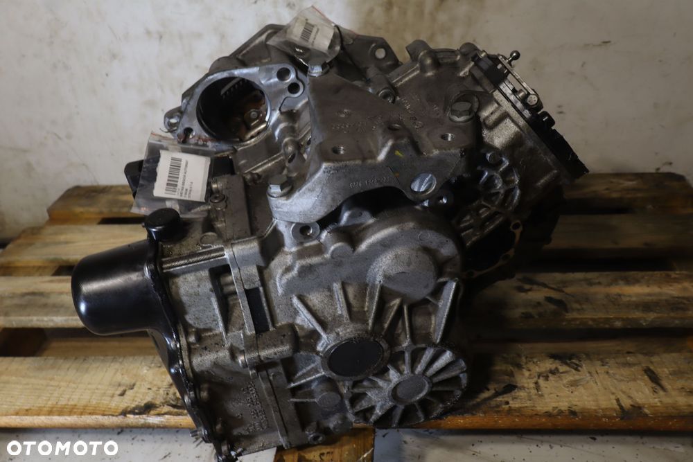 SKRZYNIA BIEGÓW AUTOMAT  SKODA OCTAVIA IV 1.5 UUF - 2