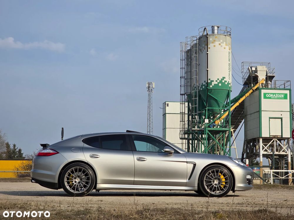 Porsche Panamera 4 PDK Edition - 1