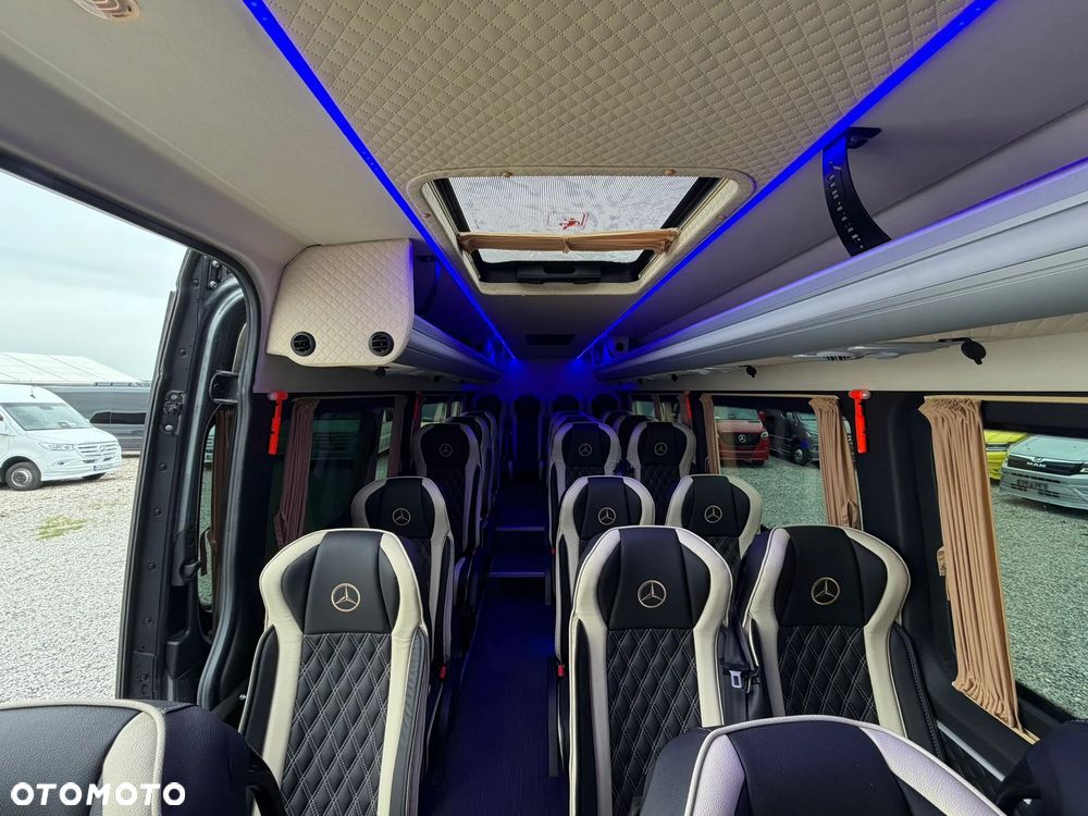 Mercedes-Benz Sprinter 519 - 21