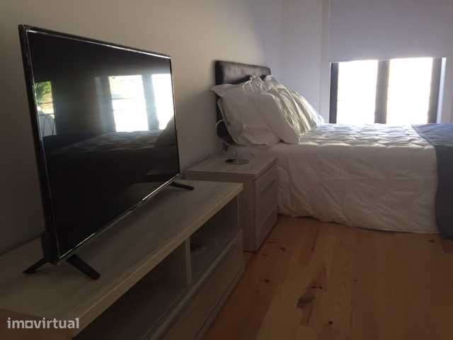 Apartamento T0 no centro do Porto - Grande imagem: 2/8
