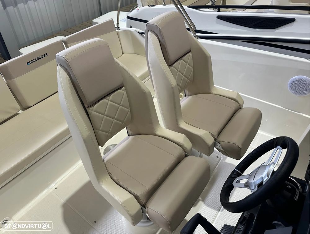 Quicksilver Activ 705 Open - 17