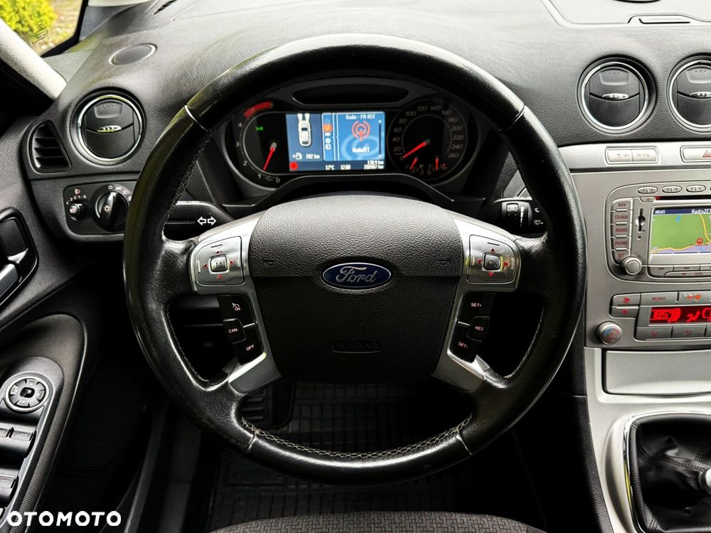 Ford Galaxy - 26