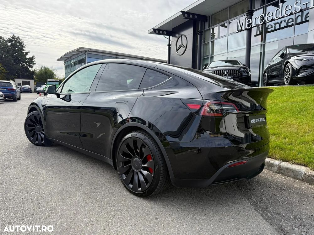 Tesla Model Y - 2