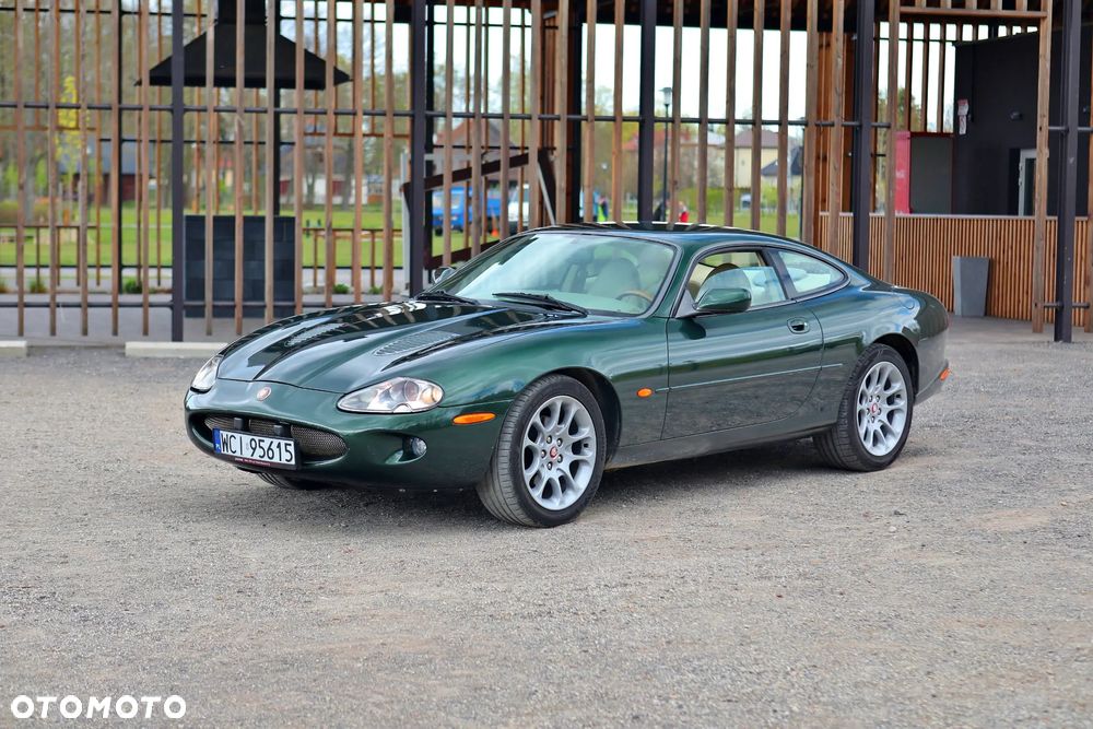 Jaguar XK XKR Coupe - 9