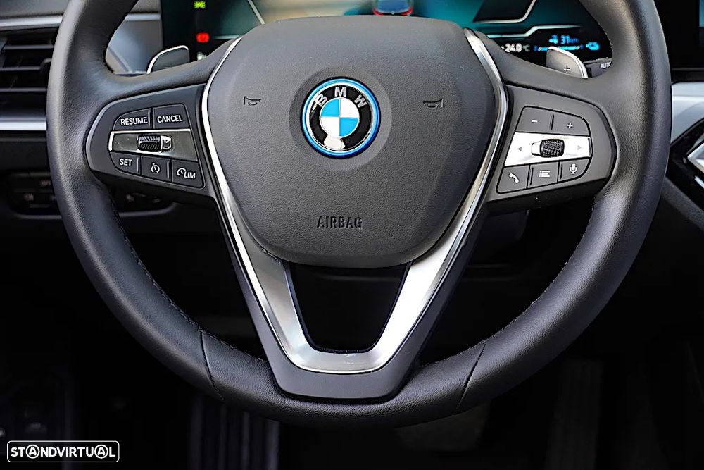 BMW 320 e Touring Corporate Edition Auto - 32