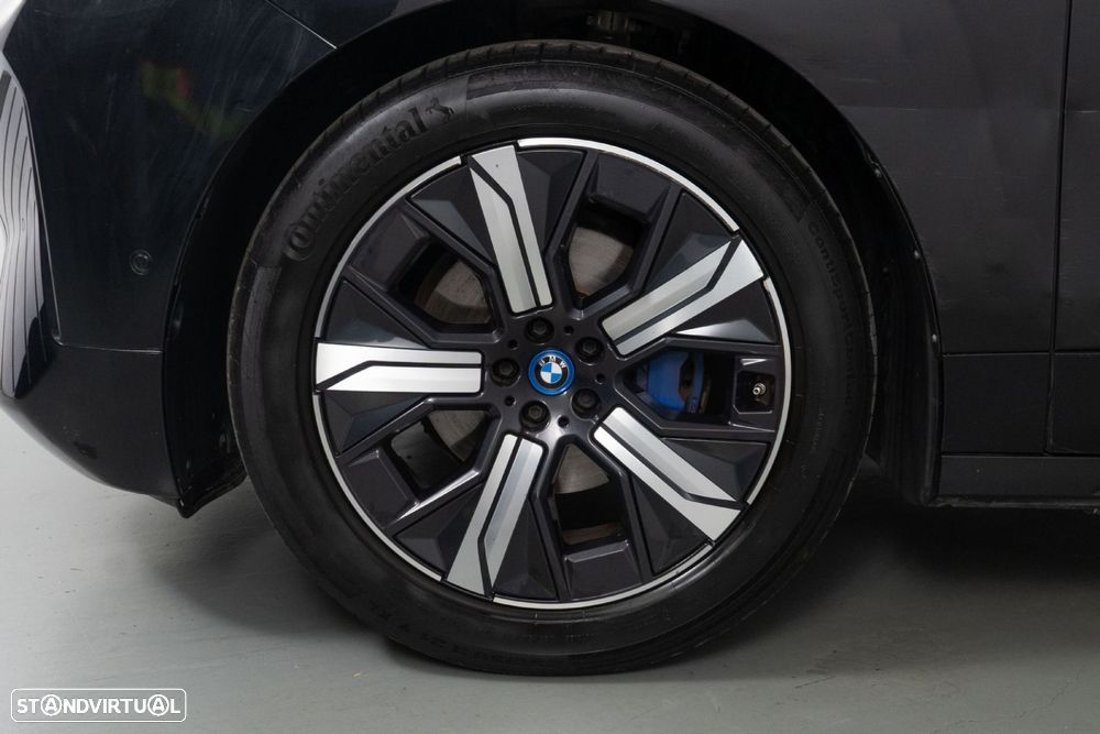 BMW iX xDrive 40 Pack Desportivo - 23