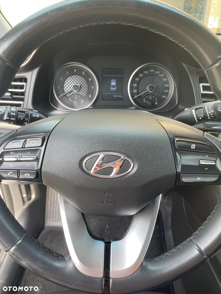 Hyundai Elantra 1.6 Comfort - 7