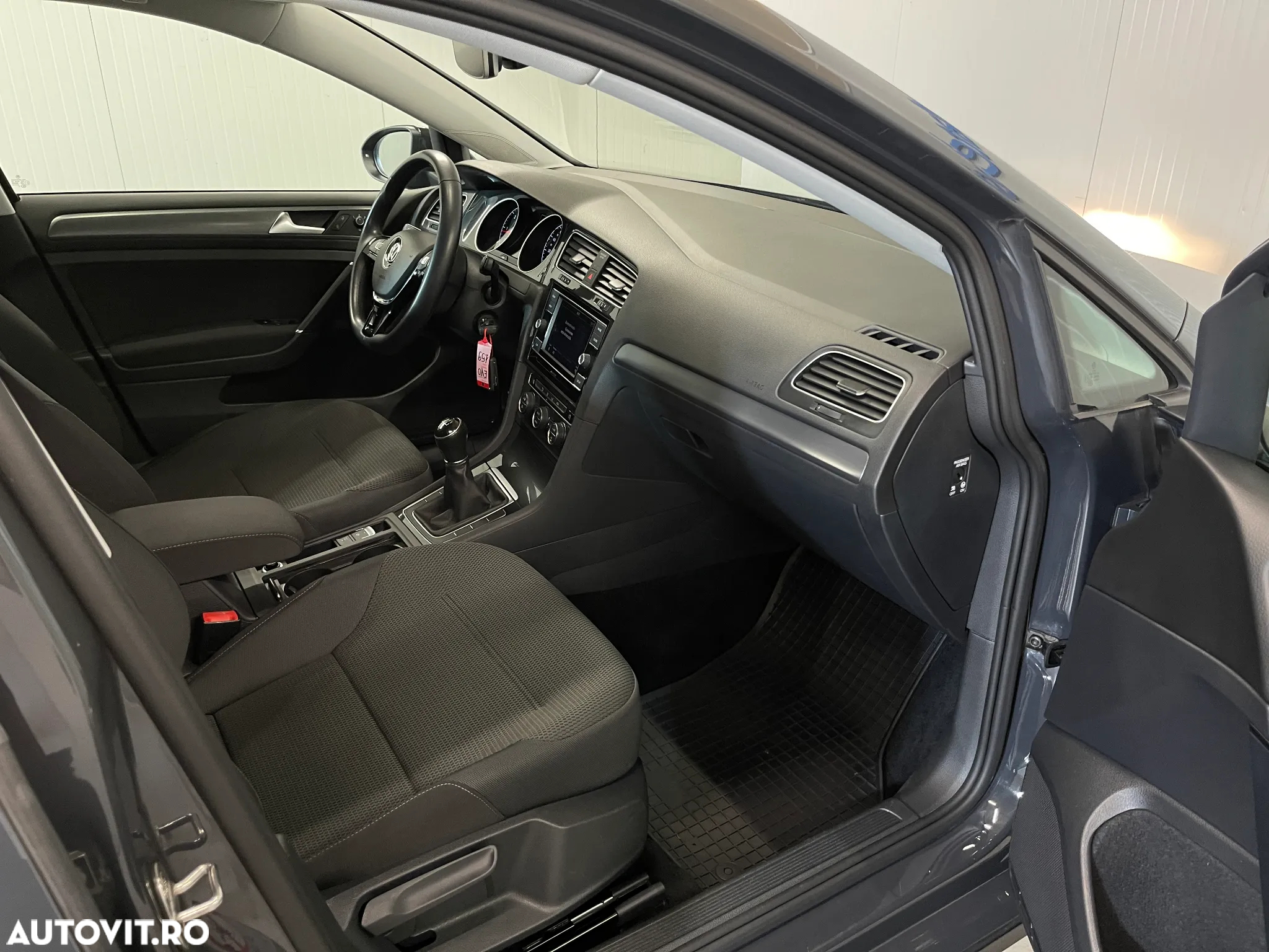 Volkswagen Golf 1.6 TDI Comfortline - 9