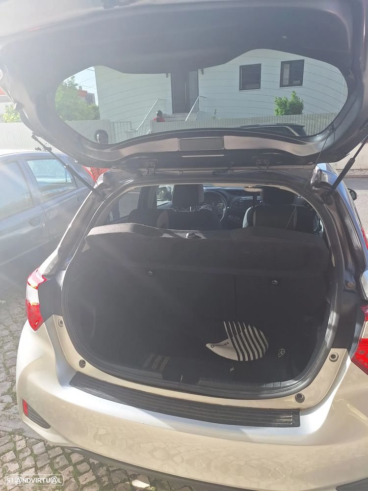 Toyota Yaris 1.5 HSD 20 Anos - 7