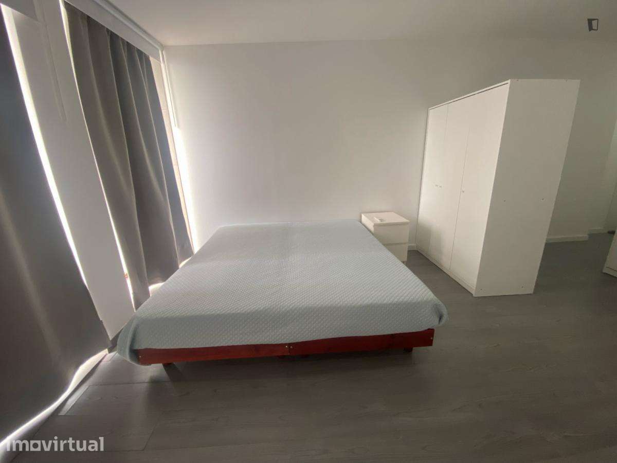 Estúdio - localizado em Matosinhos Porto - Grande imagem: 2/12