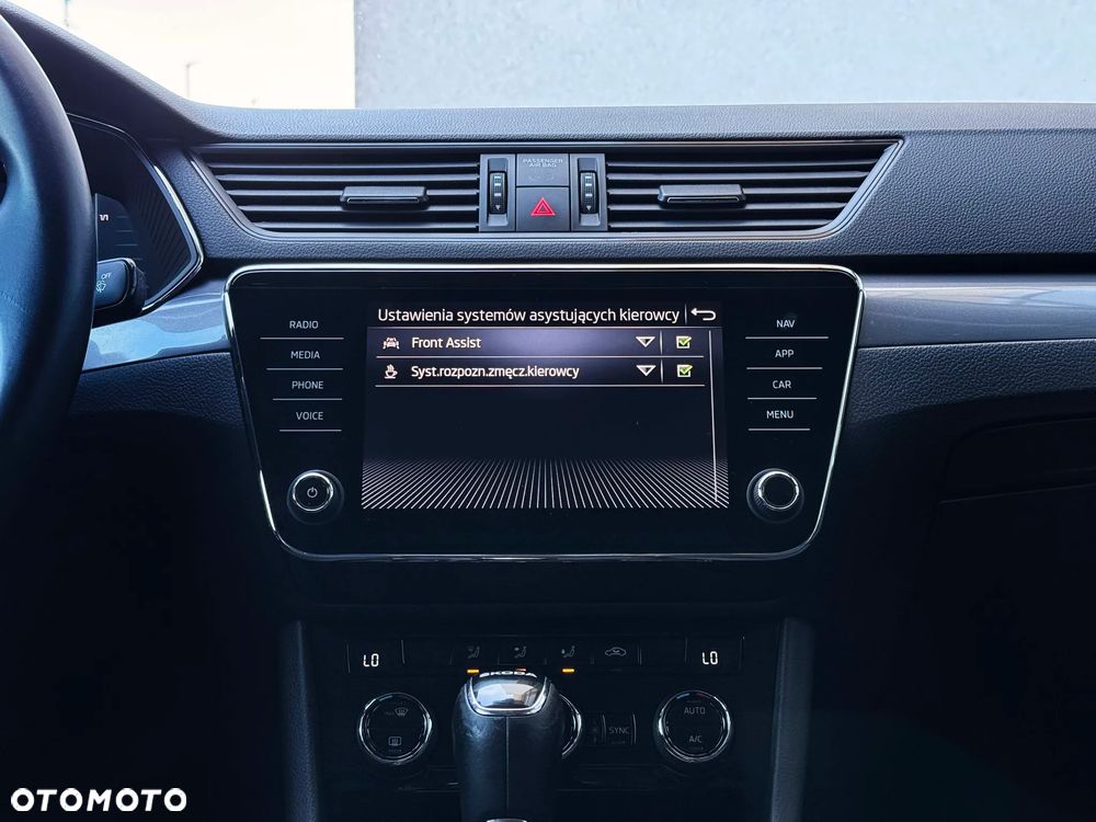 Skoda Superb 1.5 TSI Active DSG - 33