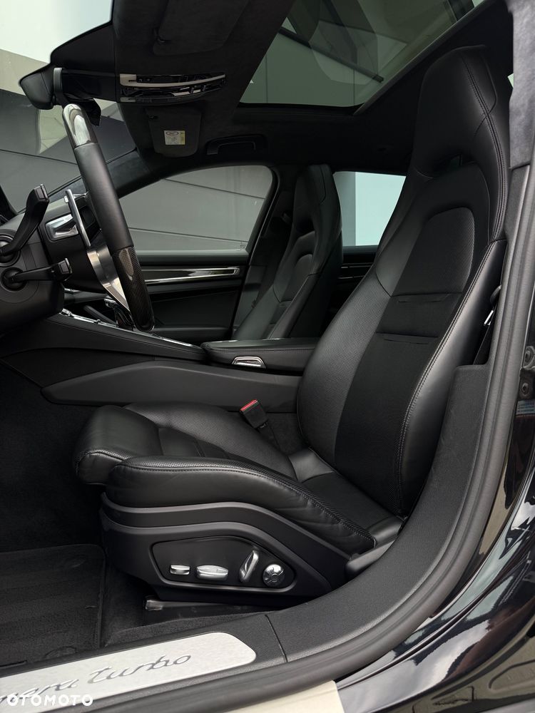 Porsche Panamera Turbo - 23