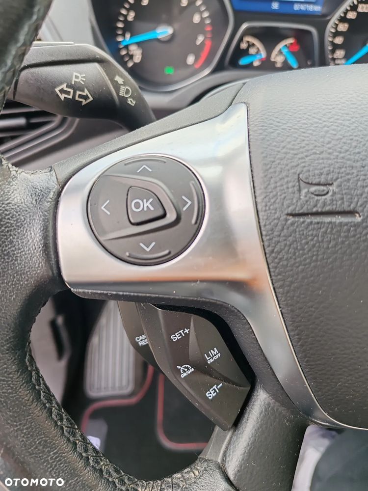 Ford Kuga 1.5 EcoBoost 2x4 Business Edition - 22