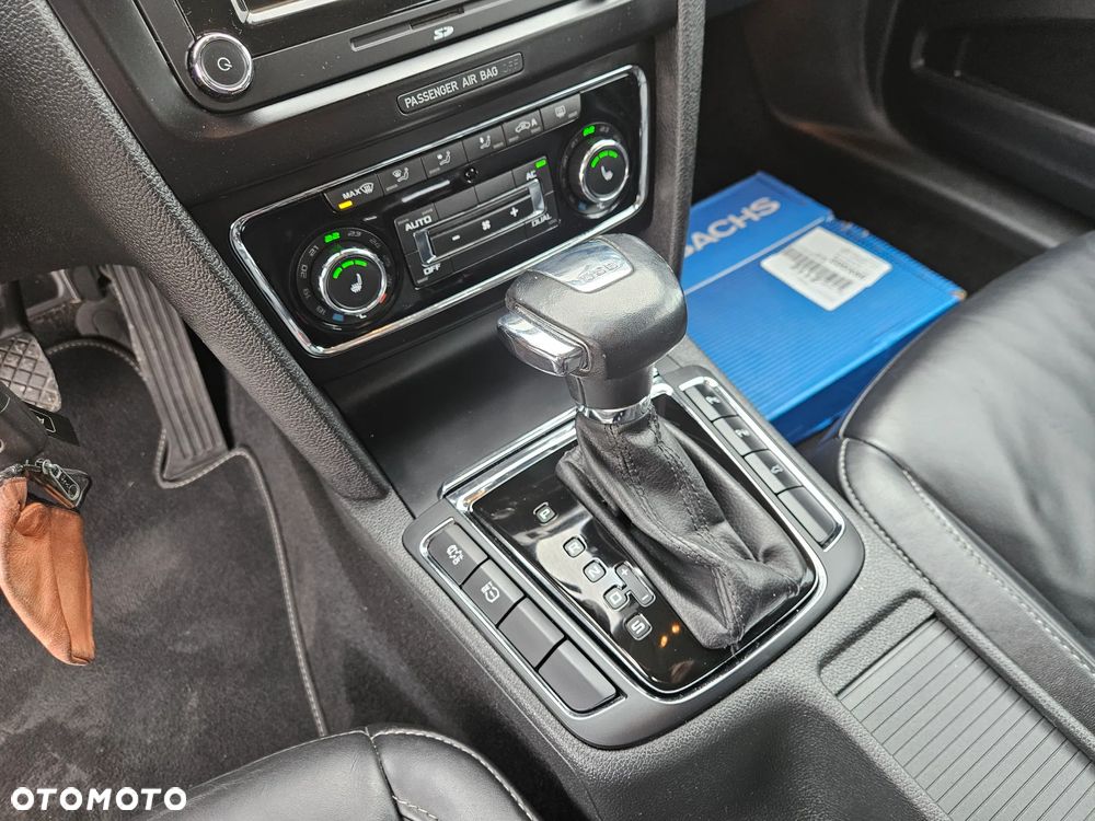Skoda Superb 2.0 TDI DSG Elegance - 26