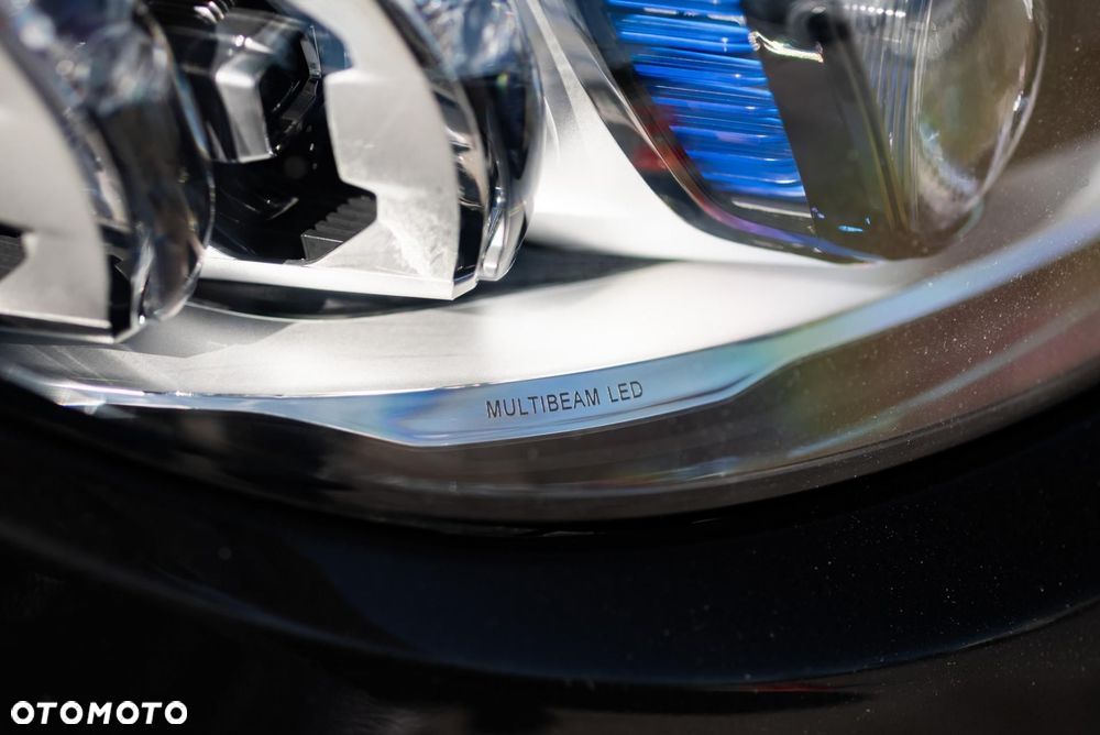 Mercedes-Benz Klasa C 300 9G-TRONIC - 37