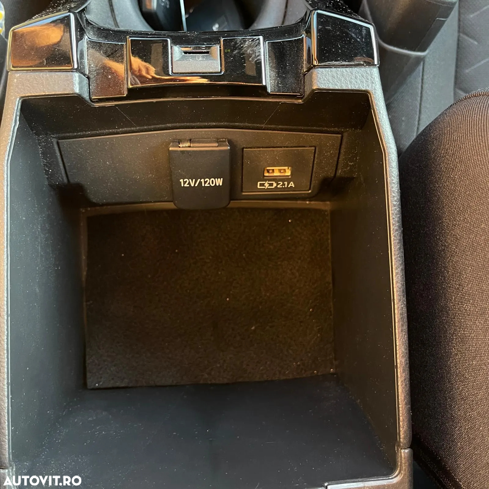 Toyota Corolla 1.8 HSD Dynamic - 17