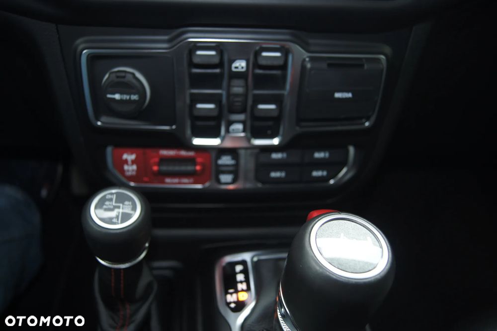 Jeep Wrangler - 10