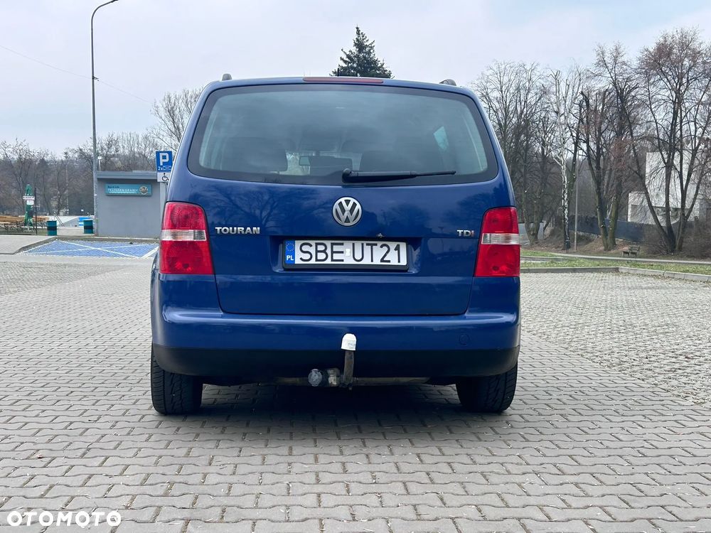 Volkswagen Touran 1.9 TDI Highline - 3