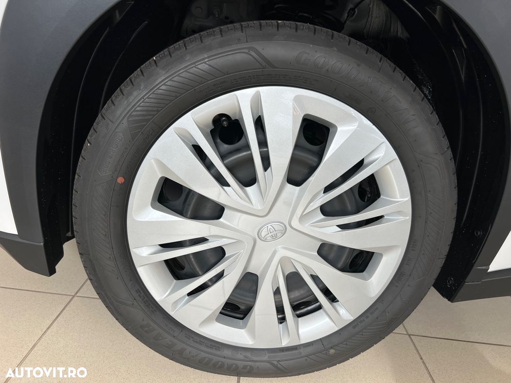 Toyota Aygo ver-1-0l-mt-active - 11